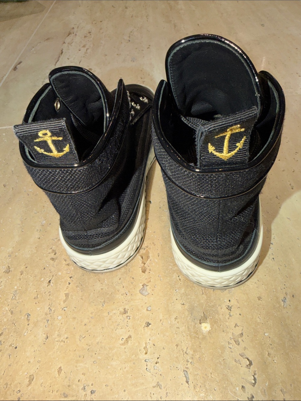 Chanel high top sneaker with pearl detail - Picture 4 of 8